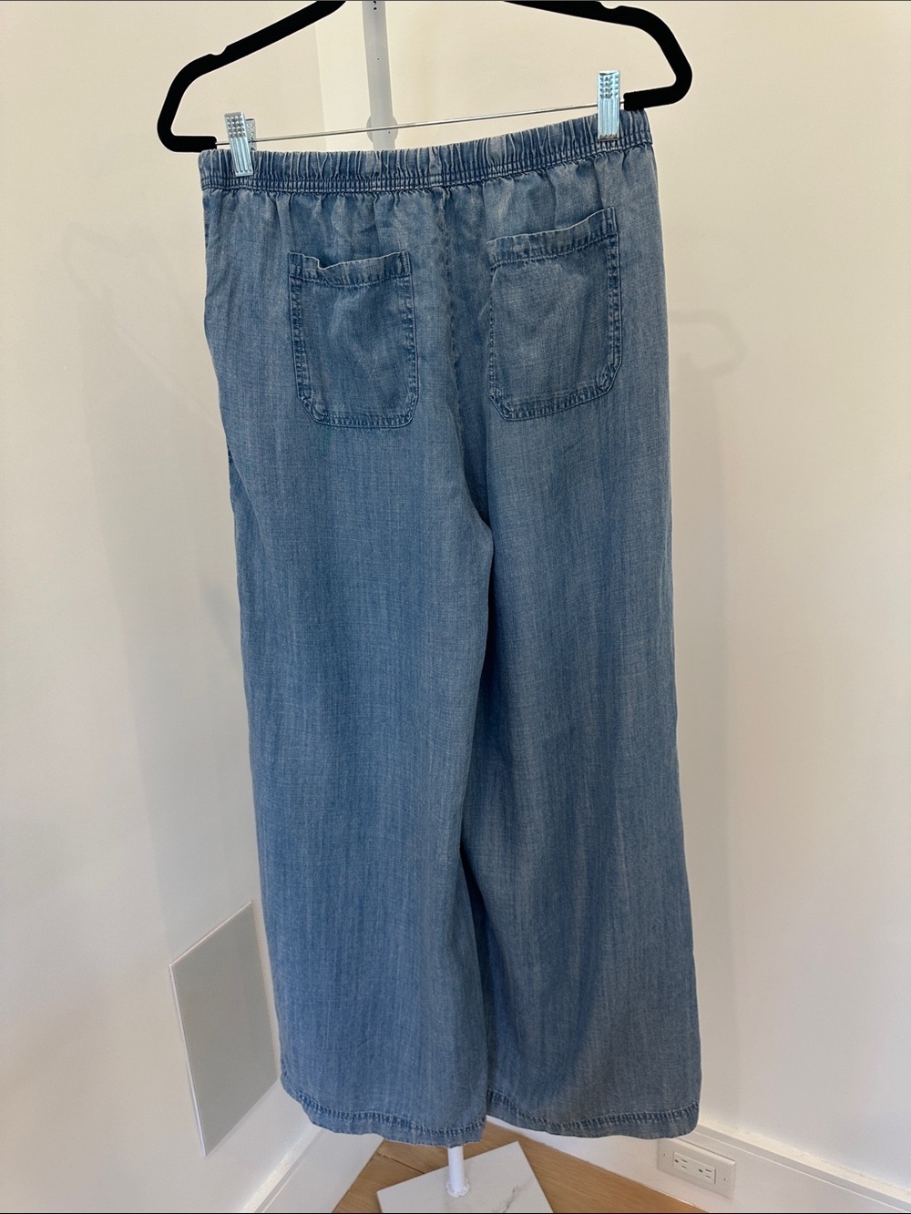 Splendid Chambray Lyocell Light Blue Wide-Leg Denim Pants with Elastic Waist - Picture 3 of 6
